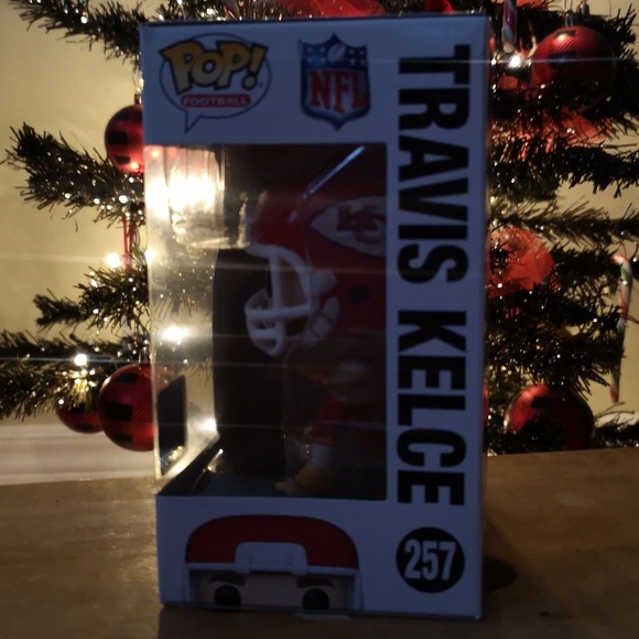 Brand New in Box Travis Kelce 87 Chiefs Funko Pop Collectible Figurine Mint #257 - Picture 3 of 4